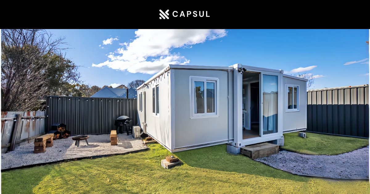 Compact self-contained Capsul studio unit